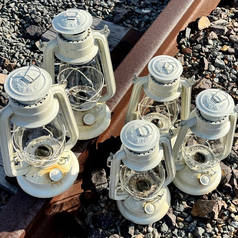 Vintage White Swallow Brand #215 Original Oil Lantern